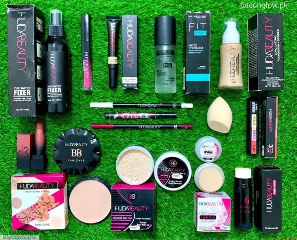15 in 1 Makeup Deal - Image 2