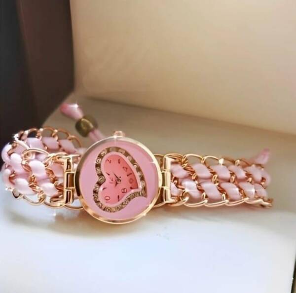 Stylish Women's Quartz Heart Watch with Chain Strap - 1 Pc - Image 3